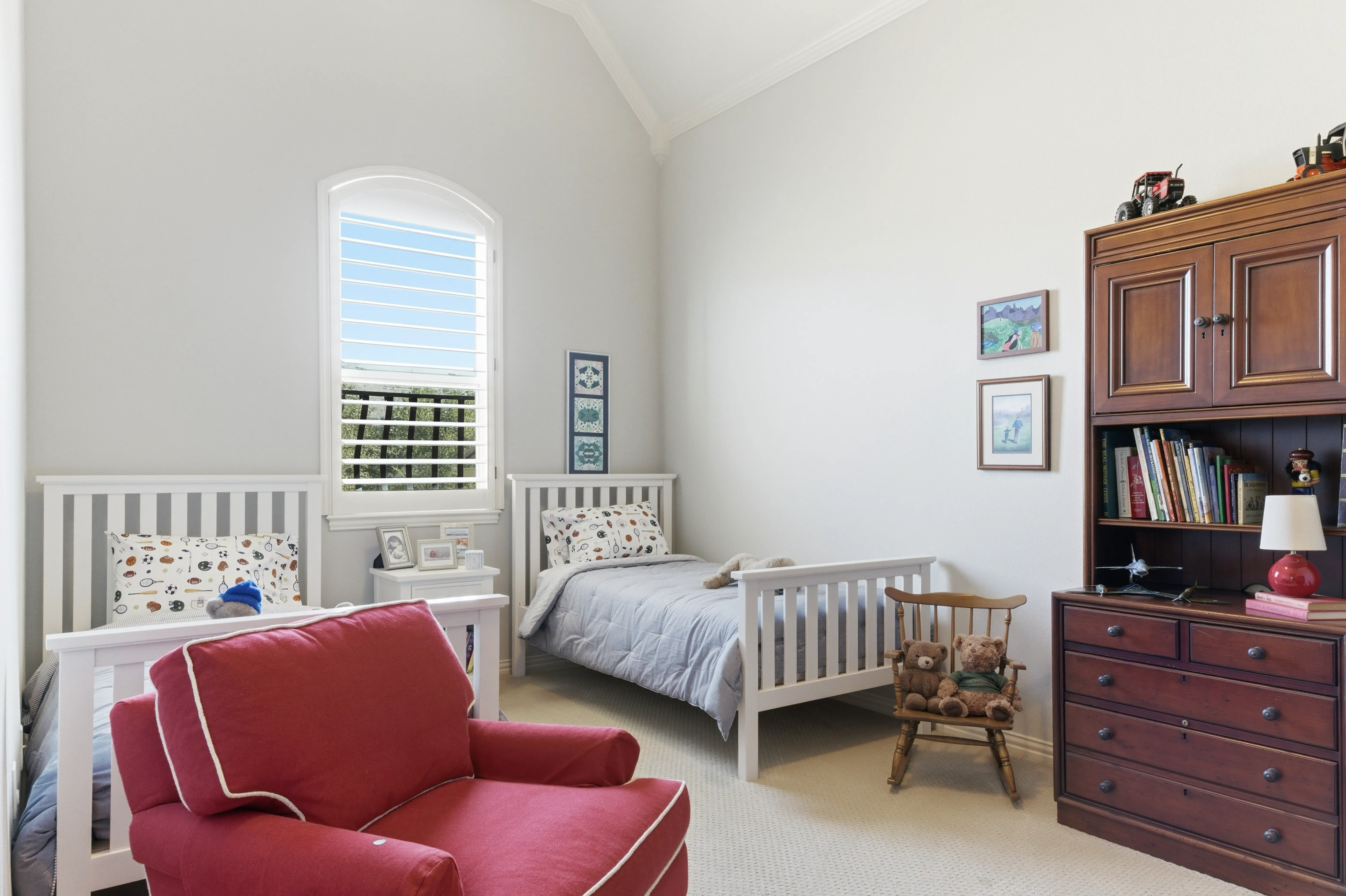Guest bedroom alternate
